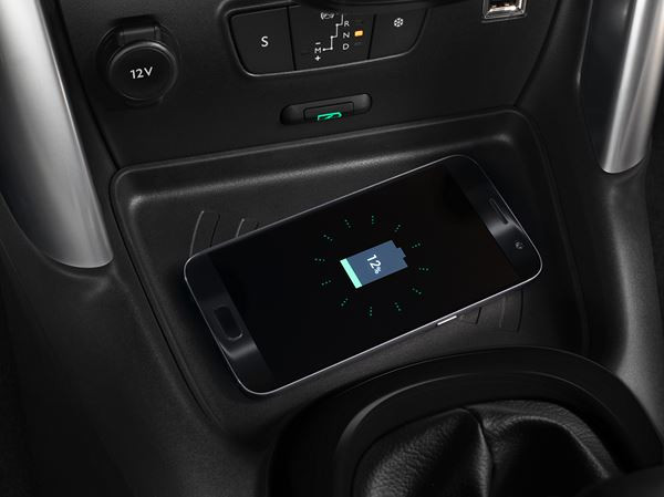 Le SUV urbain Citroën C3 Aircross s'offre une face avant plus anguleuse