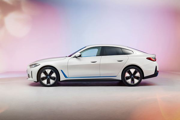 Le Gran Coupé électrique BMW i4 revendique une autonomie allant jusqu'à 590 km