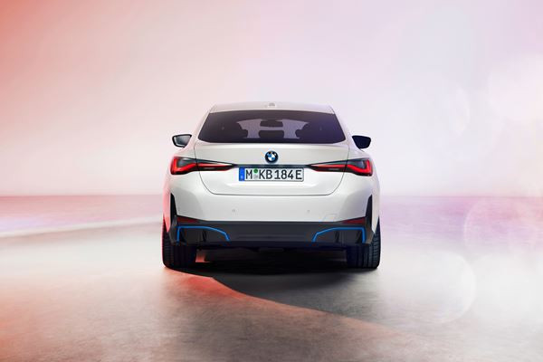Le Gran Coupé électrique BMW i4 revendique une autonomie allant jusqu'à 590 km
