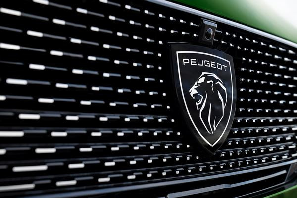 La Peugeot 308 change de morphologie