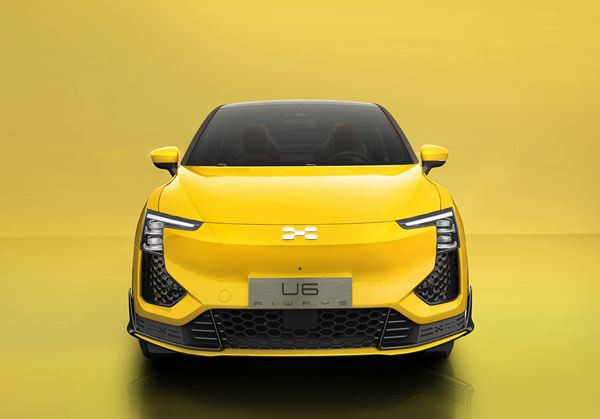 L'Aiways U6 électrique affiche une allure simple mais sportive