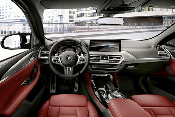 Le Sport Activity Coupé BMW X4 bénéficie d'un design rafraîchi