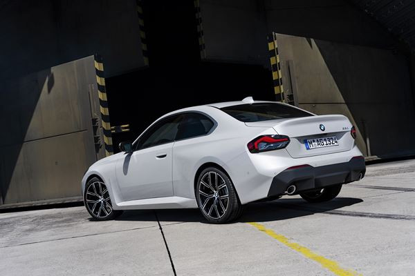 La BMW Série 2 Coupé associe des proportions athlétiques à une silhouette tricorps
