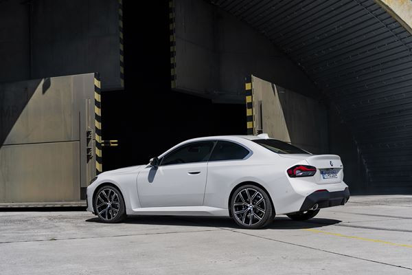 La BMW Série 2 Coupé associe des proportions athlétiques à une silhouette tricorps