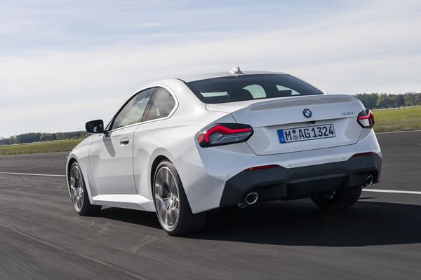 La BMW Série 2 Coupé associe des proportions athlétiques à une silhouette tricorps