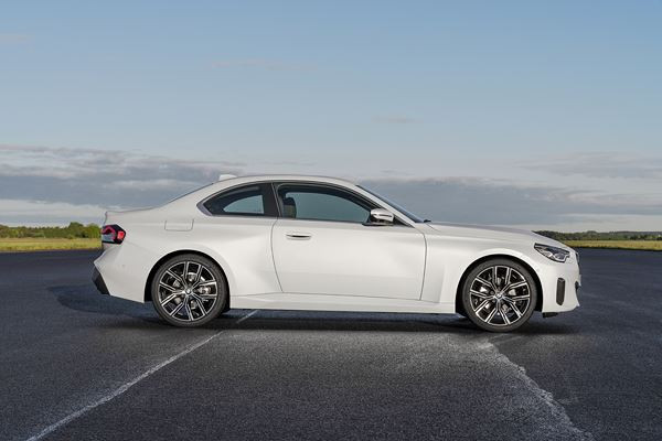 La BMW Série 2 Coupé associe des proportions athlétiques à une silhouette tricorps