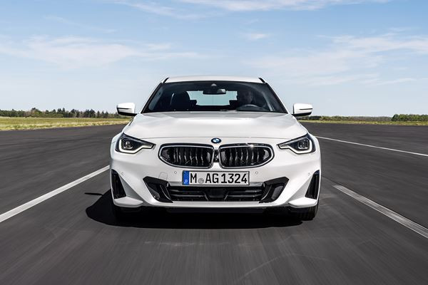 La BMW Série 2 Coupé associe des proportions athlétiques à une silhouette tricorps