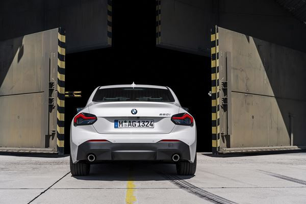 La BMW Série 2 Coupé associe des proportions athlétiques à une silhouette tricorps