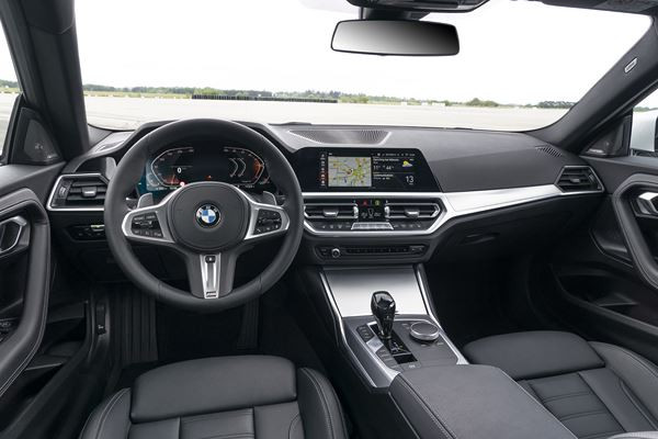 La BMW Série 2 Coupé associe des proportions athlétiques à une silhouette tricorps
