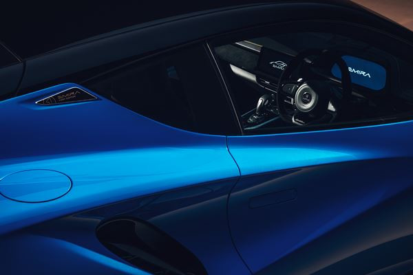 La Lotus Emira à moteur central arrière embarque un quatre cylindres AMG