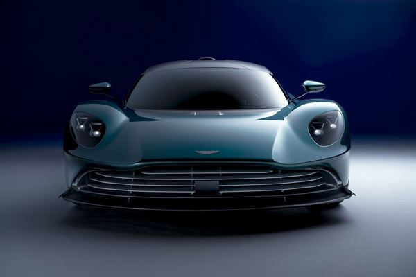 La supercar Aston Martin Valhalla hybride rechargeable développe 950 ch