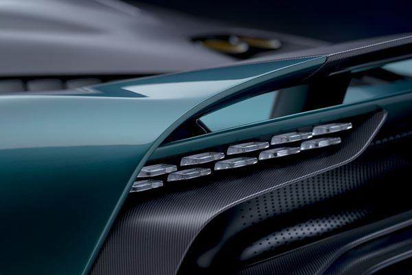 La supercar Aston Martin Valhalla hybride rechargeable développe 950 ch