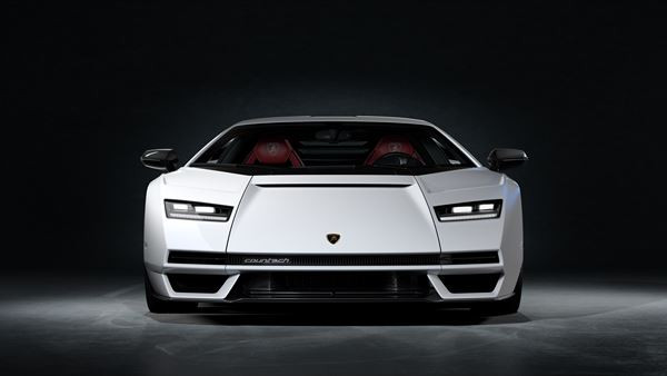 La Lamborghini Countach LPI 800-4 hybride délivre une puissance combinée de 814 ch