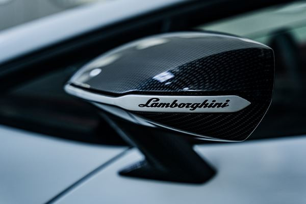 La Lamborghini Countach LPI 800-4 hybride délivre une puissance combinée de 814 ch