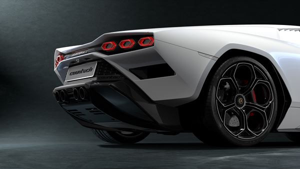 La Lamborghini Countach LPI 800-4 hybride délivre une puissance combinée de 814 ch