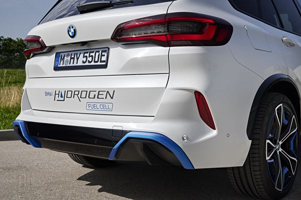 La BMW iX5 Hydrogen à pile à hydrogène délivre une puissance de 374 ch