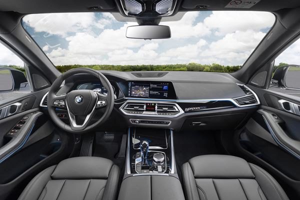 La BMW iX5 Hydrogen à pile à hydrogène délivre une puissance de 374 ch
