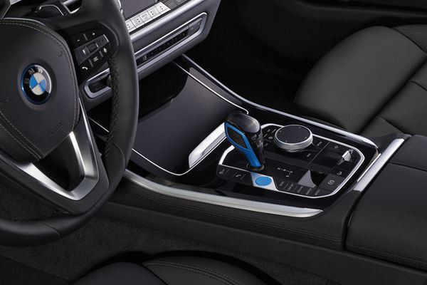 La BMW iX5 Hydrogen à pile à hydrogène délivre une puissance de 374 ch