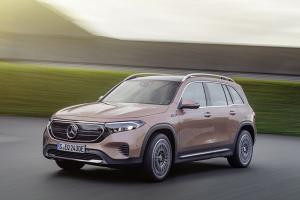 Le SUV compact électrique Mercedes EQB peut accueillir jusqu'à sept personnes