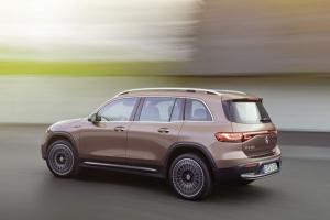 Le SUV compact électrique Mercedes EQB peut accueillir jusqu'à sept personnes