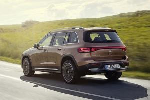 Le SUV compact électrique Mercedes EQB peut accueillir jusqu'à sept personnes