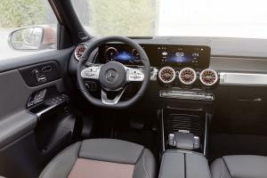 Le SUV compact électrique Mercedes EQB peut accueillir jusqu'à sept personnes