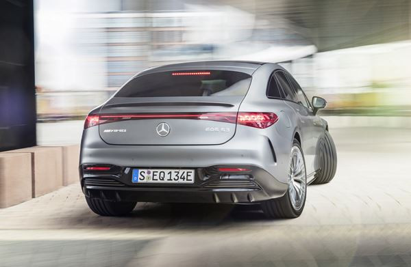 La berline de luxe électrique Mercedes-AMG EQS 53 4MATIC plus développe 761 ch