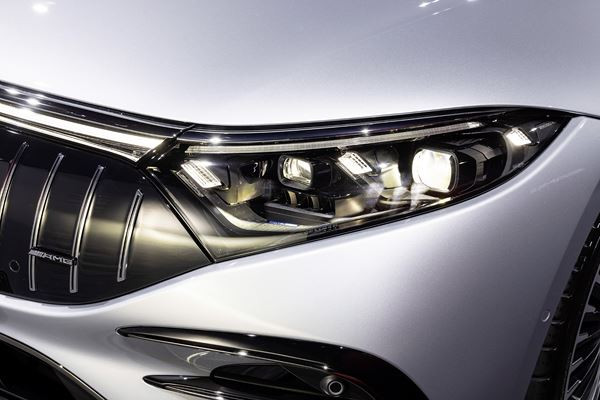 La berline de luxe électrique Mercedes-AMG EQS 53 4MATIC plus développe 761 ch