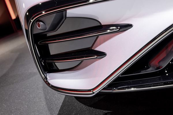 La berline de luxe électrique Mercedes-AMG EQS 53 4MATIC plus développe 761 ch
