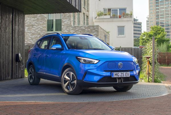 Le SUV urbain MG ZS EV s'offre une mise à jour esthétique et technique