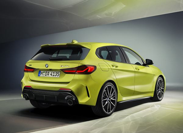 La BMW M135i xDrive bénéficie de modifications du châssis