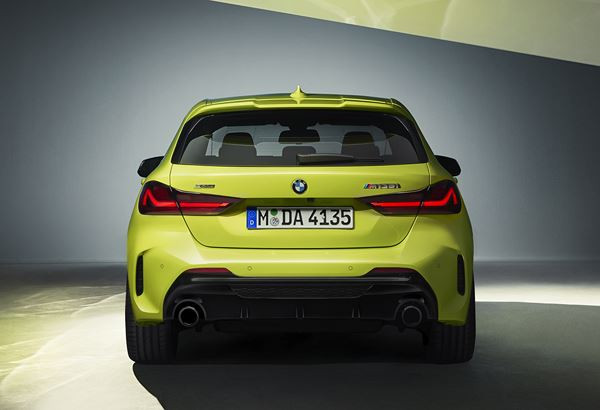 La BMW M135i xDrive bénéficie de modifications du châssis