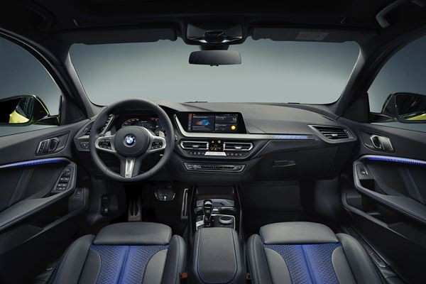 La BMW M135i xDrive bénéficie de modifications du châssis