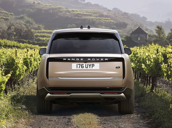 Le 4x4 de luxe Range Rover met le cap sur la sophistication et le raffinement