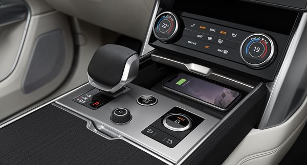 Le 4x4 de luxe Range Rover met le cap sur la sophistication et le raffinement