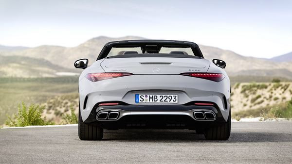Le Mercedes-AMG SL renoue avec une capote en tissu et un caractère sportif