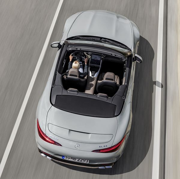 Le Mercedes-AMG SL renoue avec une capote en tissu et un caractère sportif