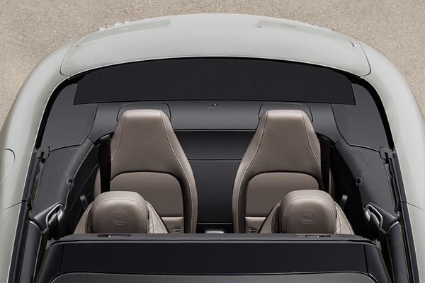 Le Mercedes-AMG SL renoue avec une capote en tissu et un caractère sportif