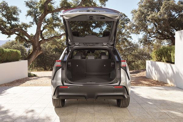 Le SUV électrique Toyota bZ4X embarque une transmission intégrale à deux moteurs