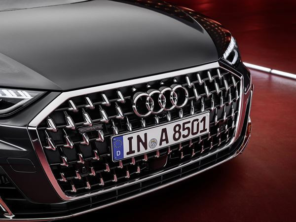 La grande berline de luxe Audi A8 se perfectionne
