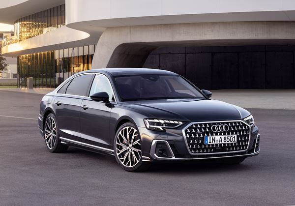 La grande berline de luxe Audi A8 se perfectionne
