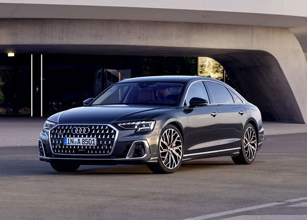 La grande berline de luxe Audi A8 se perfectionne
