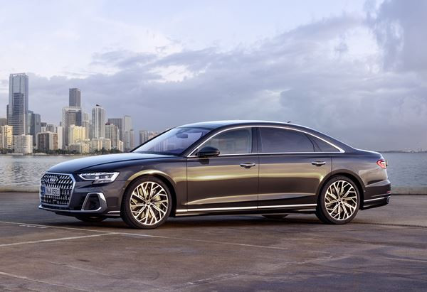 La grande berline de luxe Audi A8 se perfectionne