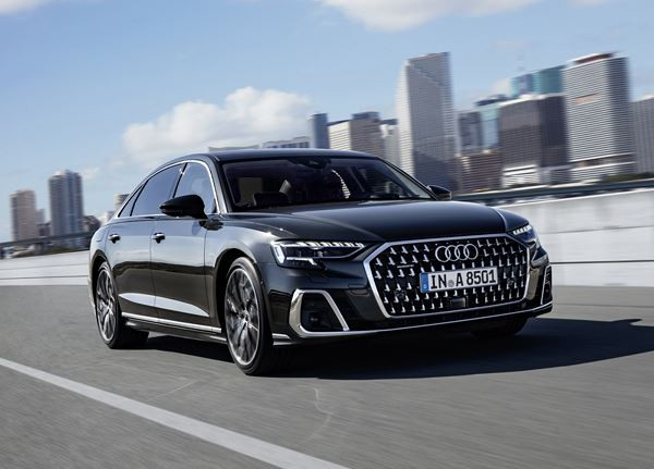 La grande berline de luxe Audi A8 se perfectionne