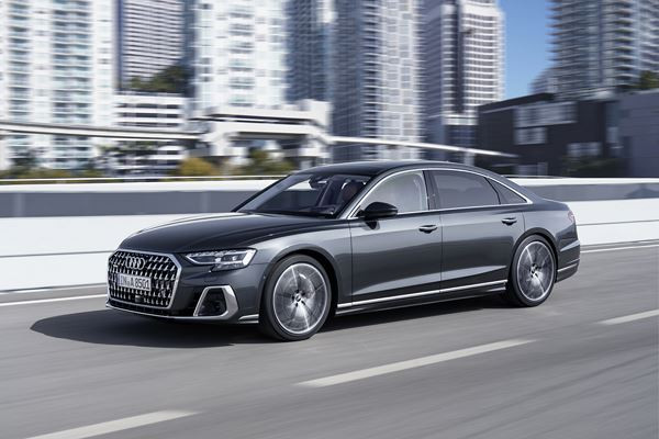 La grande berline de luxe Audi A8 se perfectionne