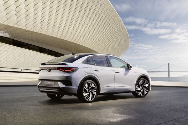 Le SUV coupé électrique Volkswagen ID.5 se distingue par un design expressif
