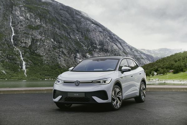 Le SUV coupé électrique Volkswagen ID.5 se distingue par un design expressif