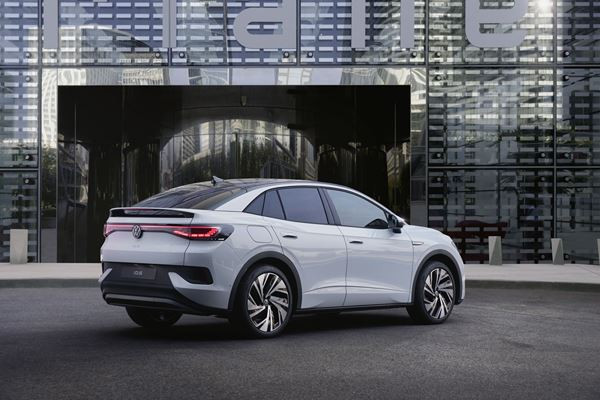 Le SUV coupé électrique Volkswagen ID.5 se distingue par un design expressif