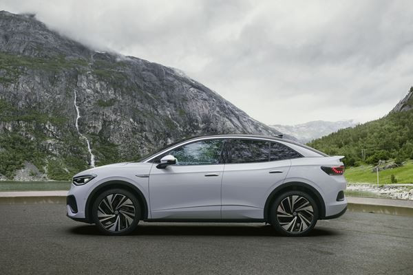 Le SUV coupé électrique Volkswagen ID.5 se distingue par un design expressif