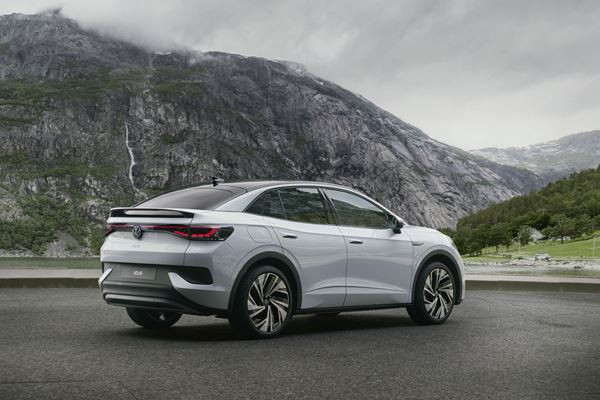 Le SUV coupé électrique Volkswagen ID.5 se distingue par un design expressif